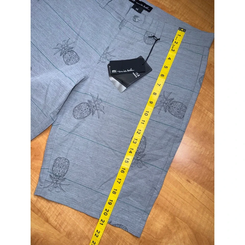 TravisMathew Mens Grey Pineapple Print Golf Shorts Stretch Size 34 New